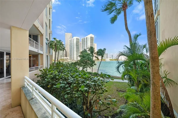 $8,500 | 848 Brickell Key Drive, Unit 201, Miami, FL 33131