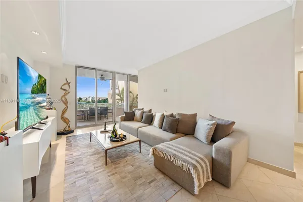 $8,500 | 848 Brickell Key Drive, Unit 201, Miami, FL 33131