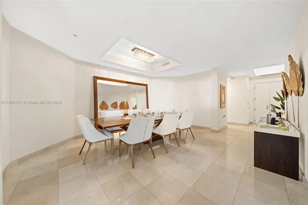 $8,500 | 848 Brickell Key Drive, Unit 201, Miami, FL 33131