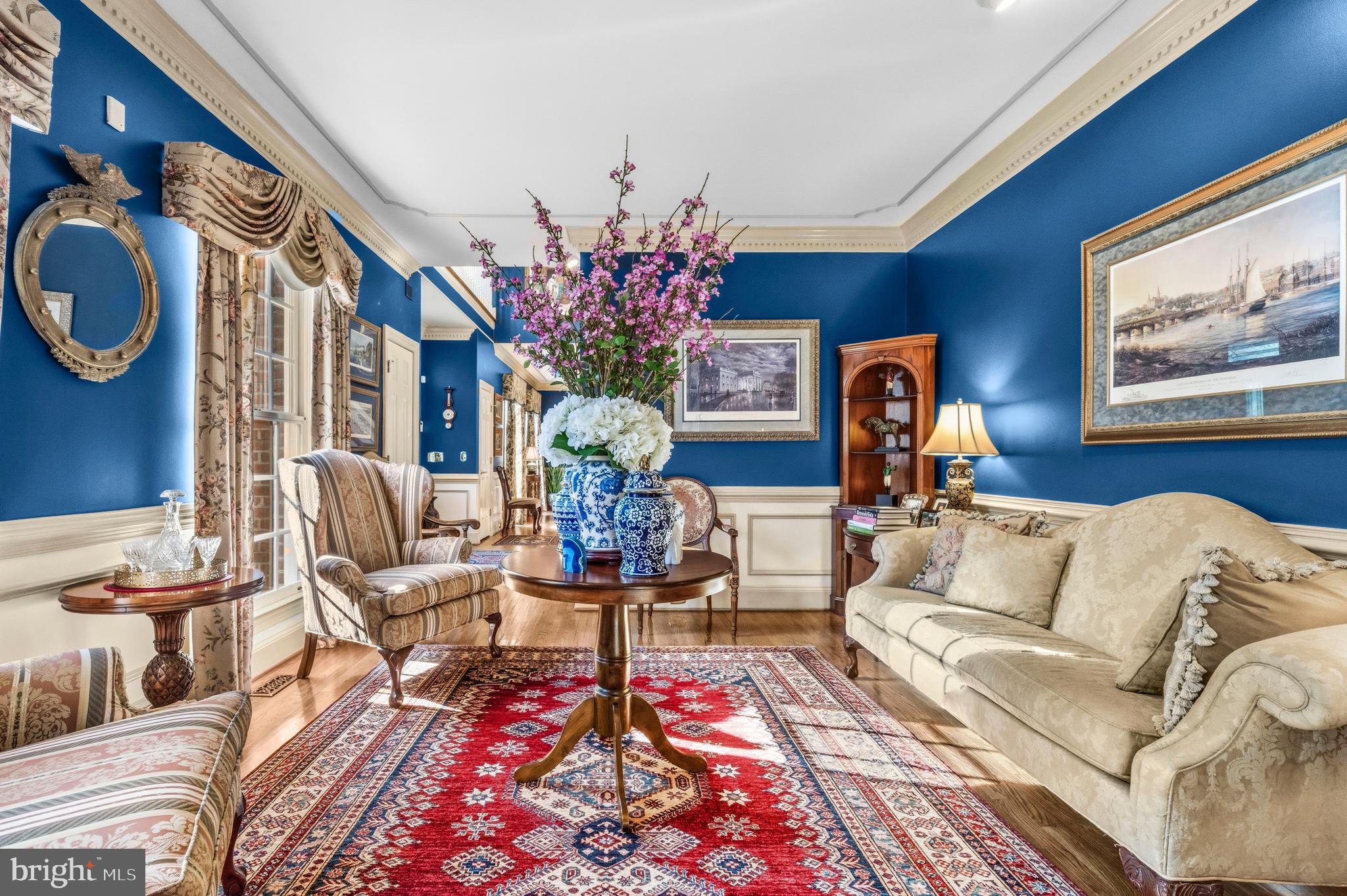 4514 Den Haag Road Warrenton, VA 20187 - Photo 4 of 56 a living room with furniture and a potted plant