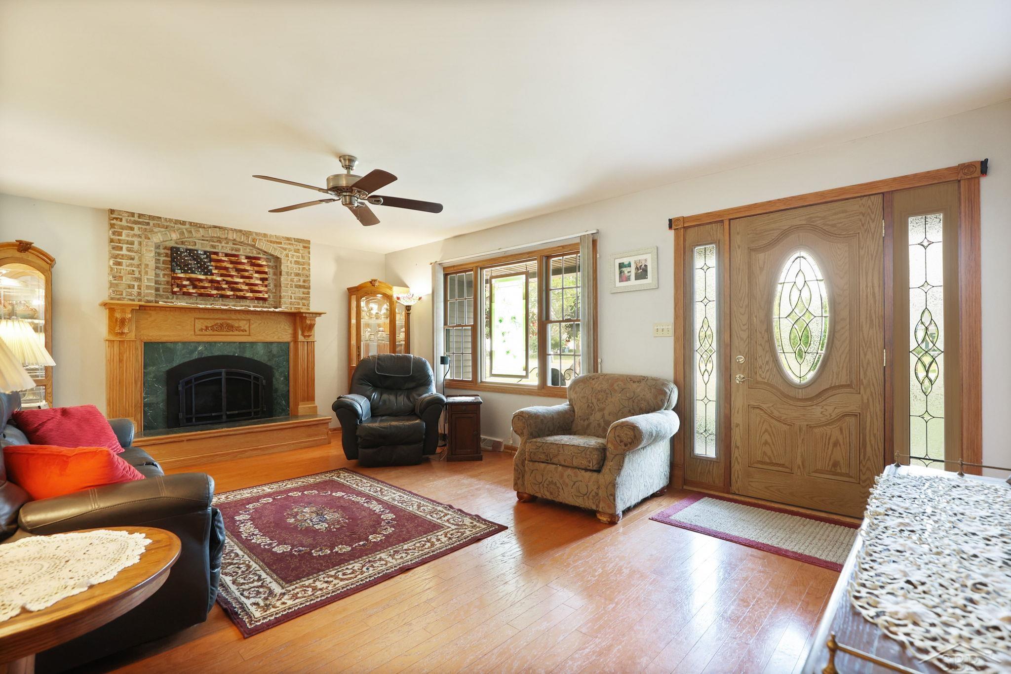 6825 McCarty Road Saginaw, MI 48603 - Photo 5 of 33 50178389-52583265-2ba4-47e7-ad7a-d17510f9f4f6.JPG
