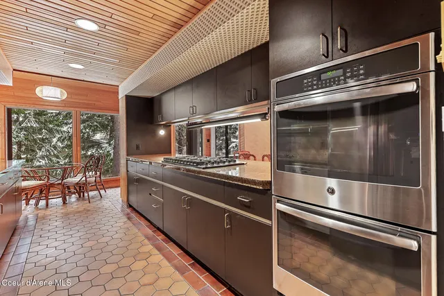 $800,000 | 21160 North Circle Road, Rathdrum, ID 83858