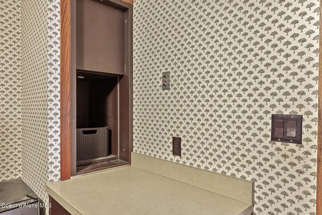 $800,000 | 21160 North Circle Road, Rathdrum, ID 83858