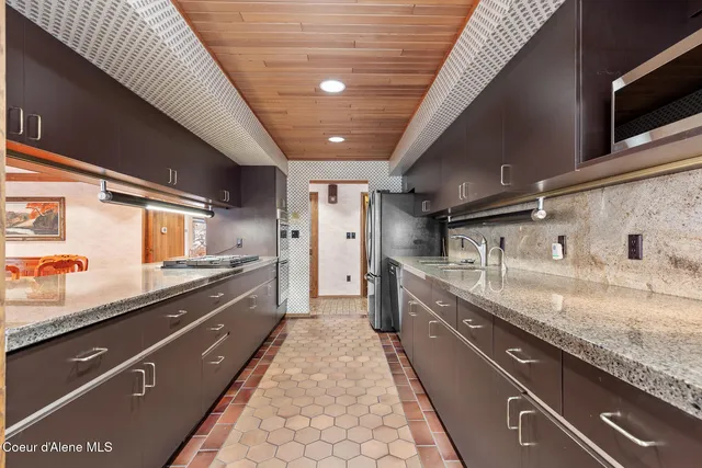 $800,000 | 21160 North Circle Road, Rathdrum, ID 83858