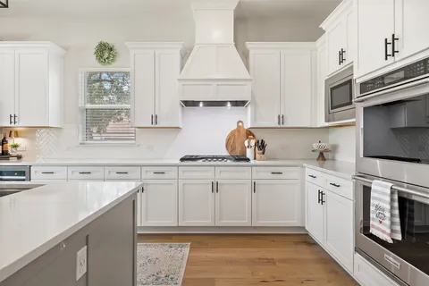 $735,000 | 803 Spicewood Trails Drive, Spicewood, TX 78669