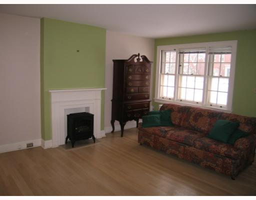 445 Sulgrave Road Pittsburgh, PA 15211 - Photo 2 of 18 Living Room.