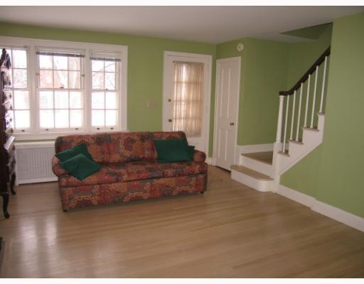 445 Sulgrave Road Pittsburgh, PA 15211 - Photo 3 of 18 Living Room.