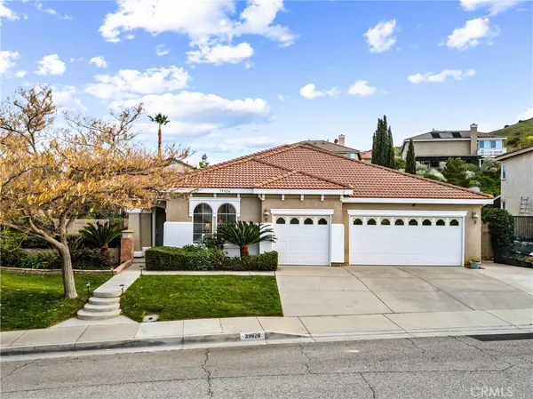 $694,800 | 39926 Meadowcrest Way, Palmdale, CA 93551