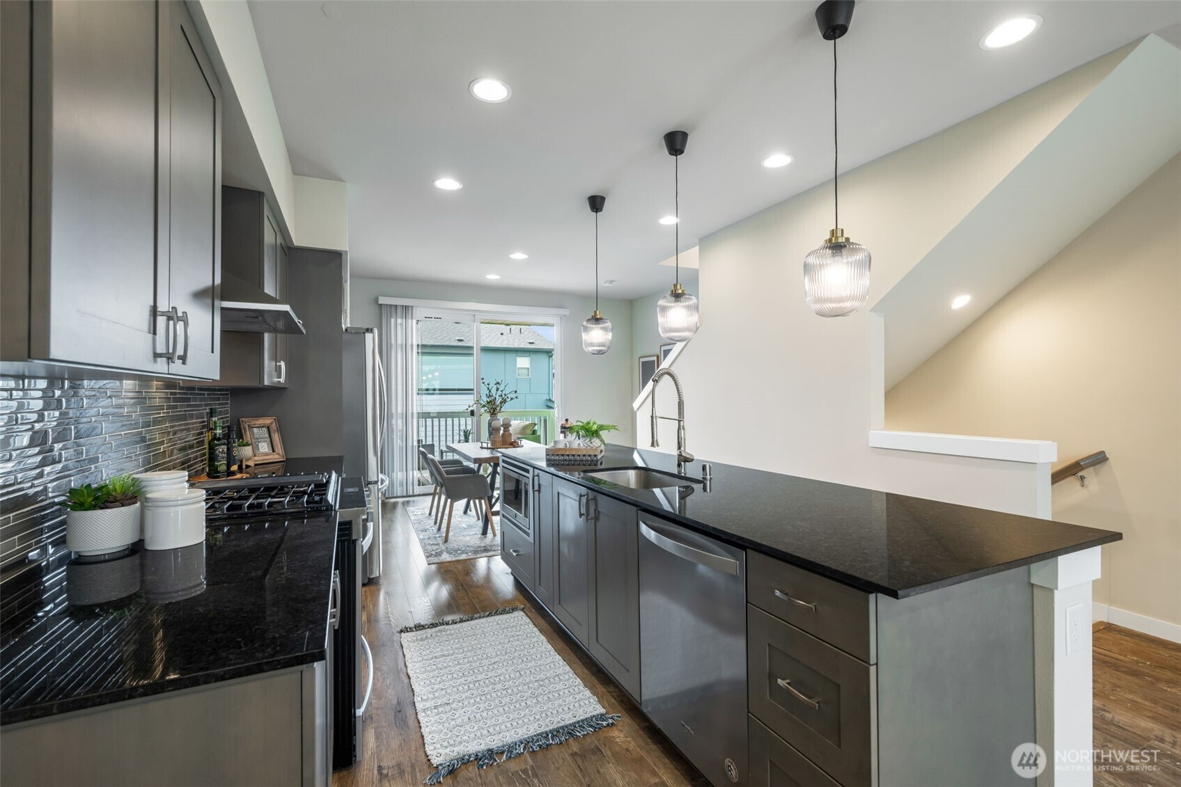 9725 10th Place Southwest Seattle, WA 98106 - Photo 12 of 40