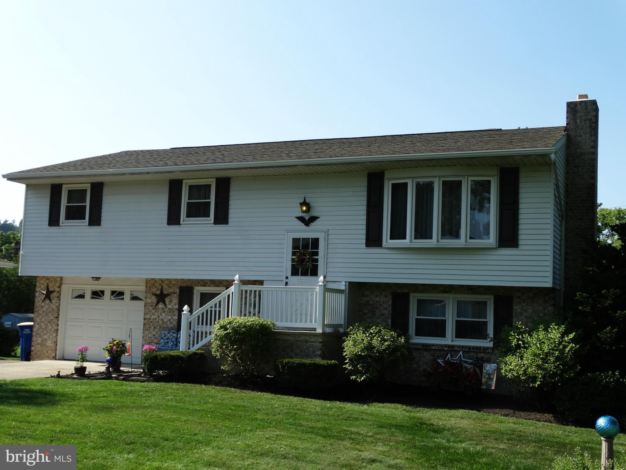 301 Hillcrest Road York, PA 17403 - Photo 2 of 25 Exterior (Front)