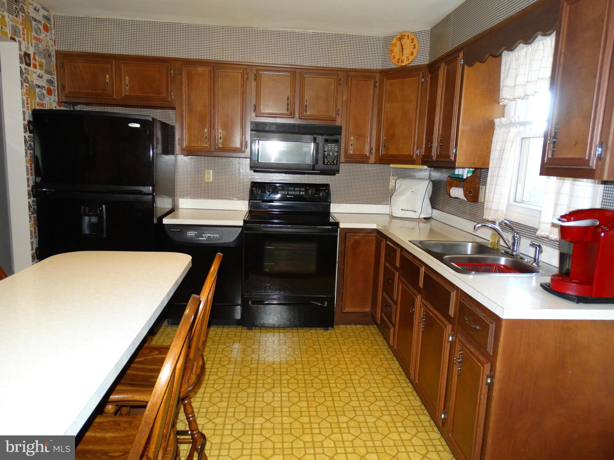 301 Hillcrest Road York, PA 17403 - Photo 16 of 25 Kitchen