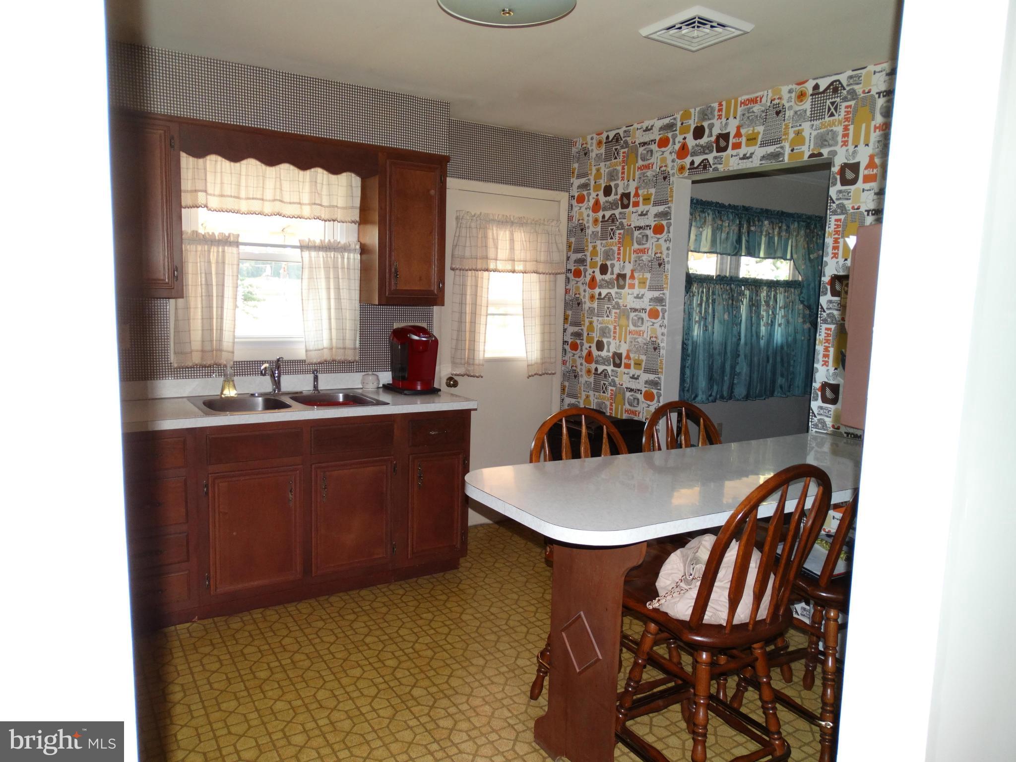 301 Hillcrest Road York, PA 17403 - Photo 17 of 25 Kitchen