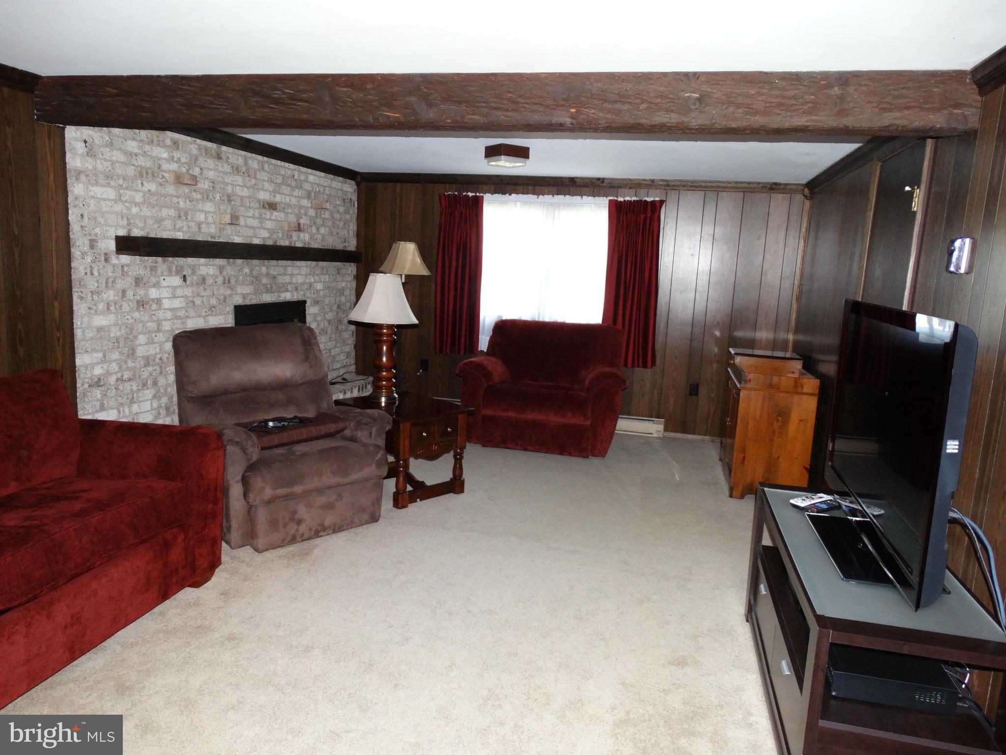 301 Hillcrest Road York, PA 17403 - Photo 23 of 25 Family Room