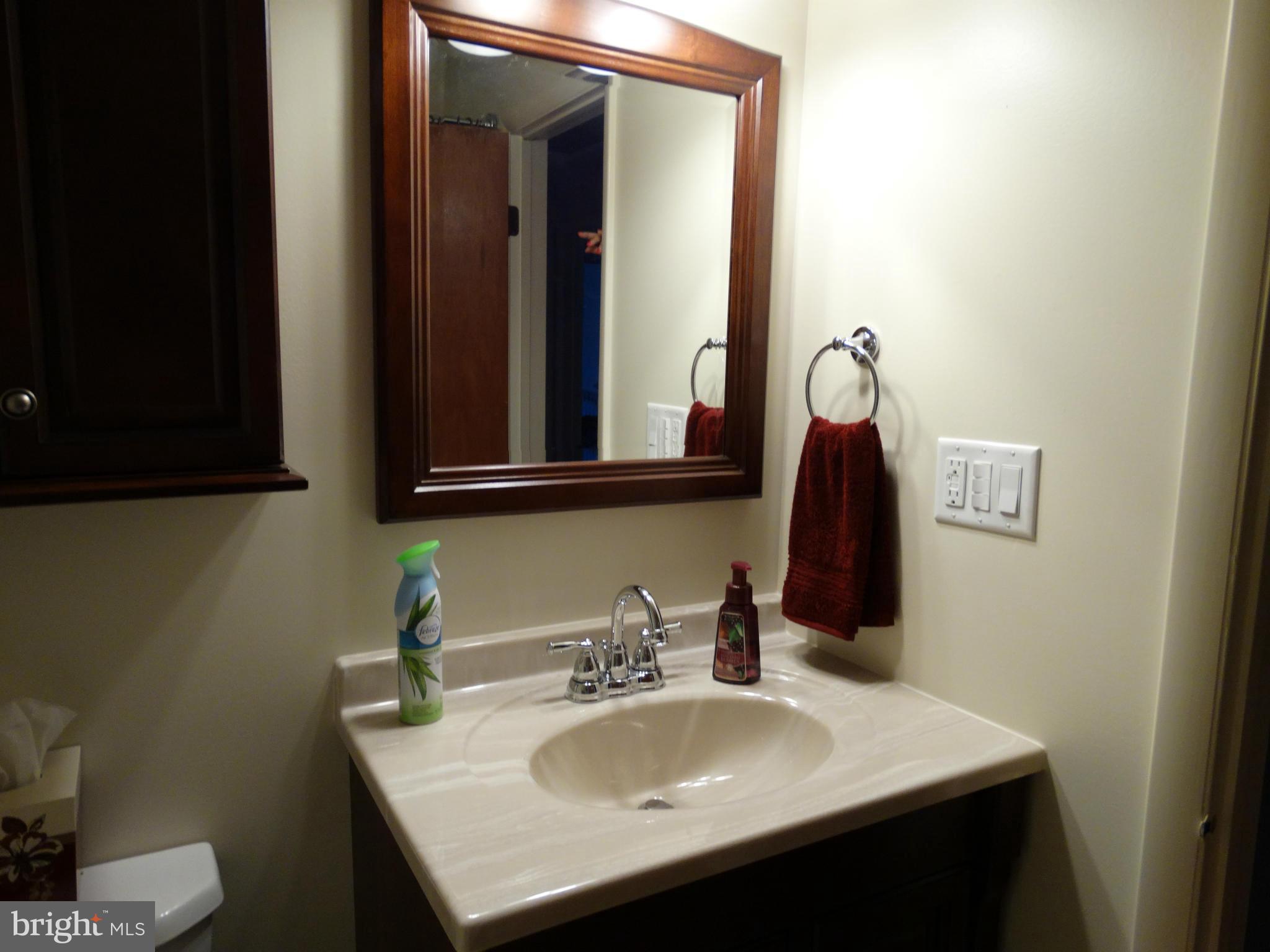 301 Hillcrest Road York, PA 17403 - Photo 8 of 25 Bath