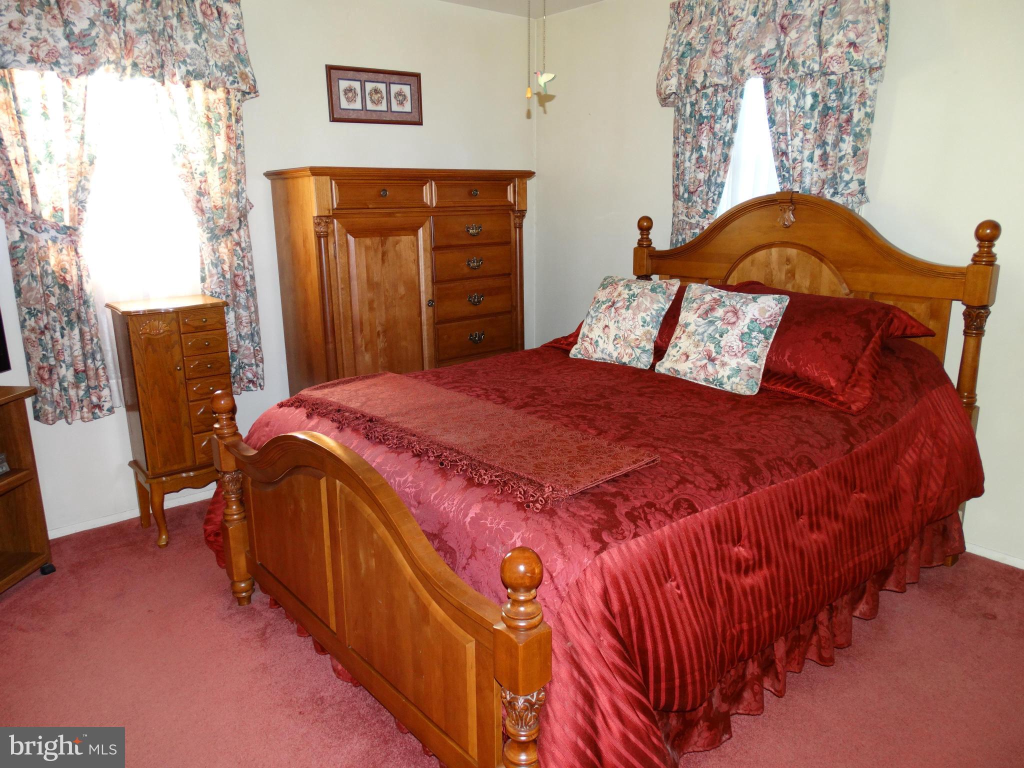 301 Hillcrest Road York, PA 17403 - Photo 10 of 25 Bedroom (Master)