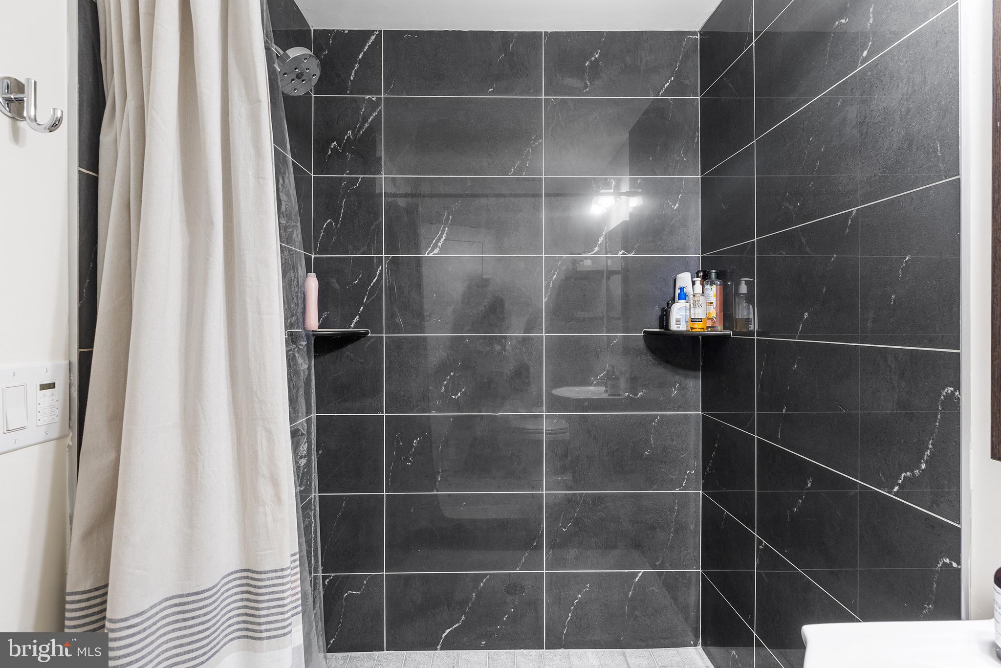 1323 Crease Street Philadelphia, PA 19125 - Photo 12 of 34