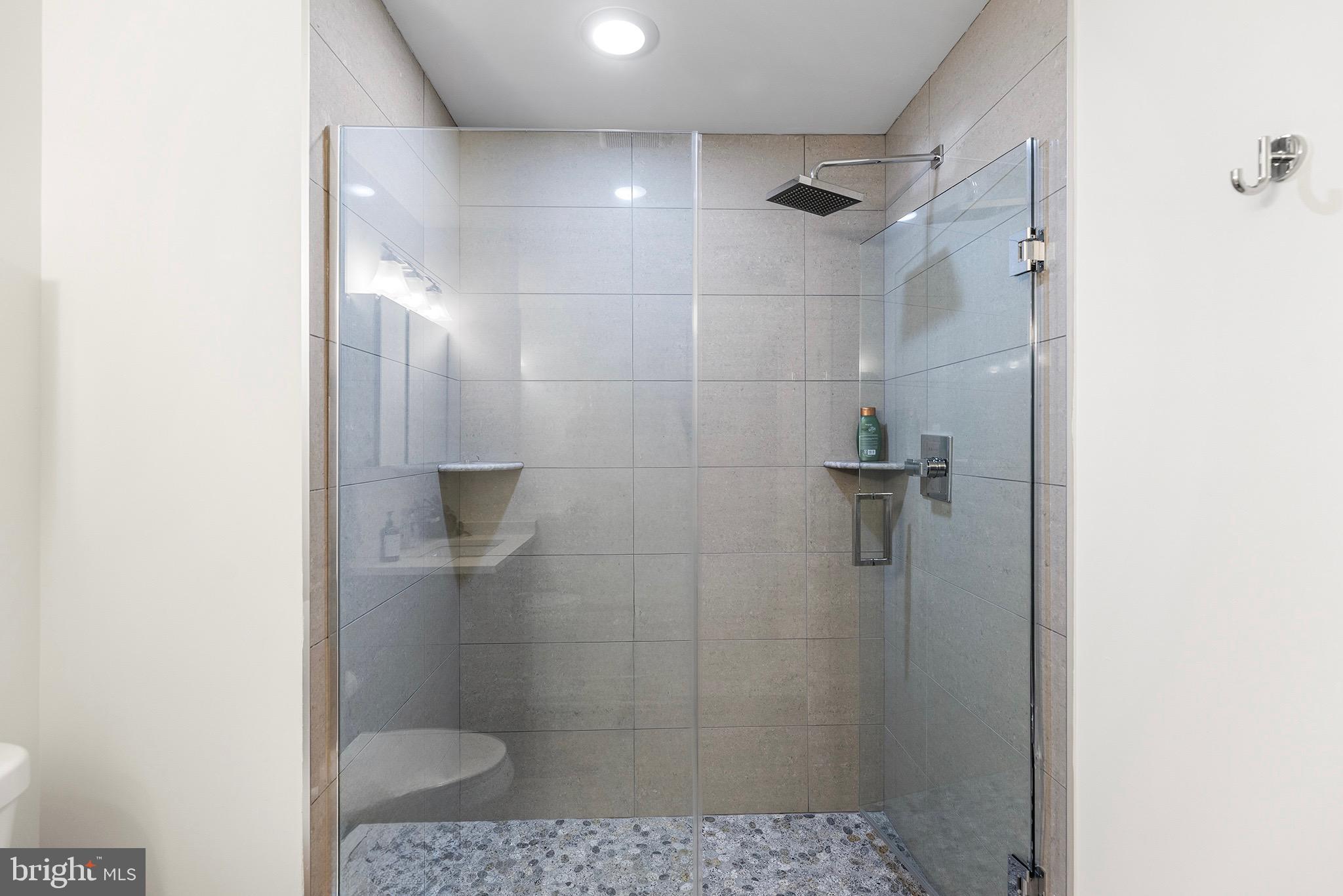 1323 Crease Street Philadelphia, PA 19125 - Photo 17 of 34