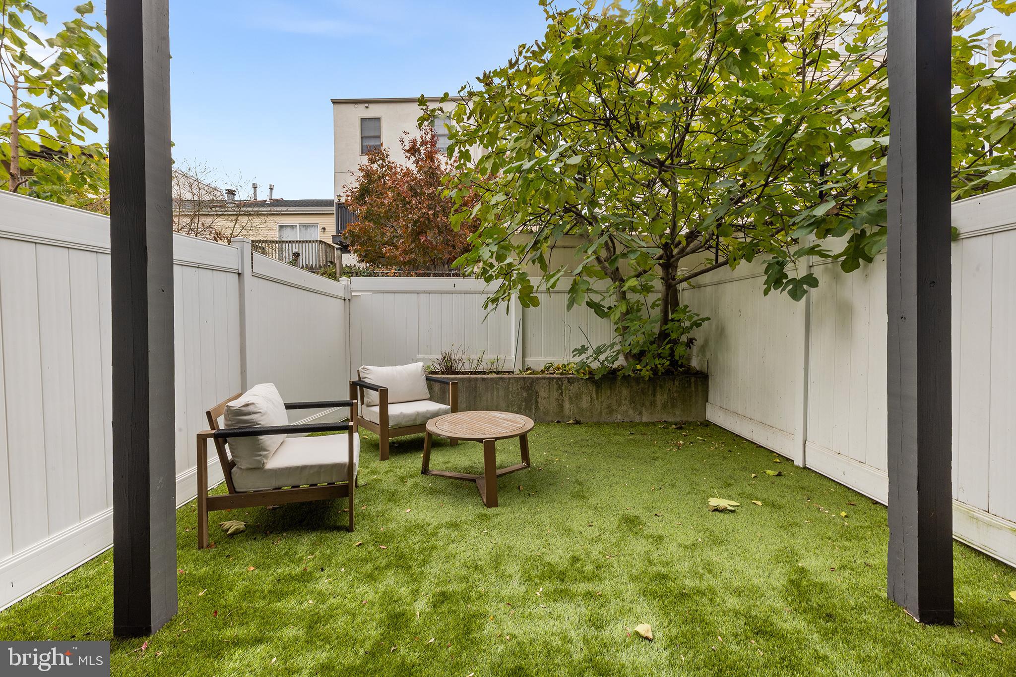 1323 Crease Street Philadelphia, PA 19125 - Photo 30 of 34