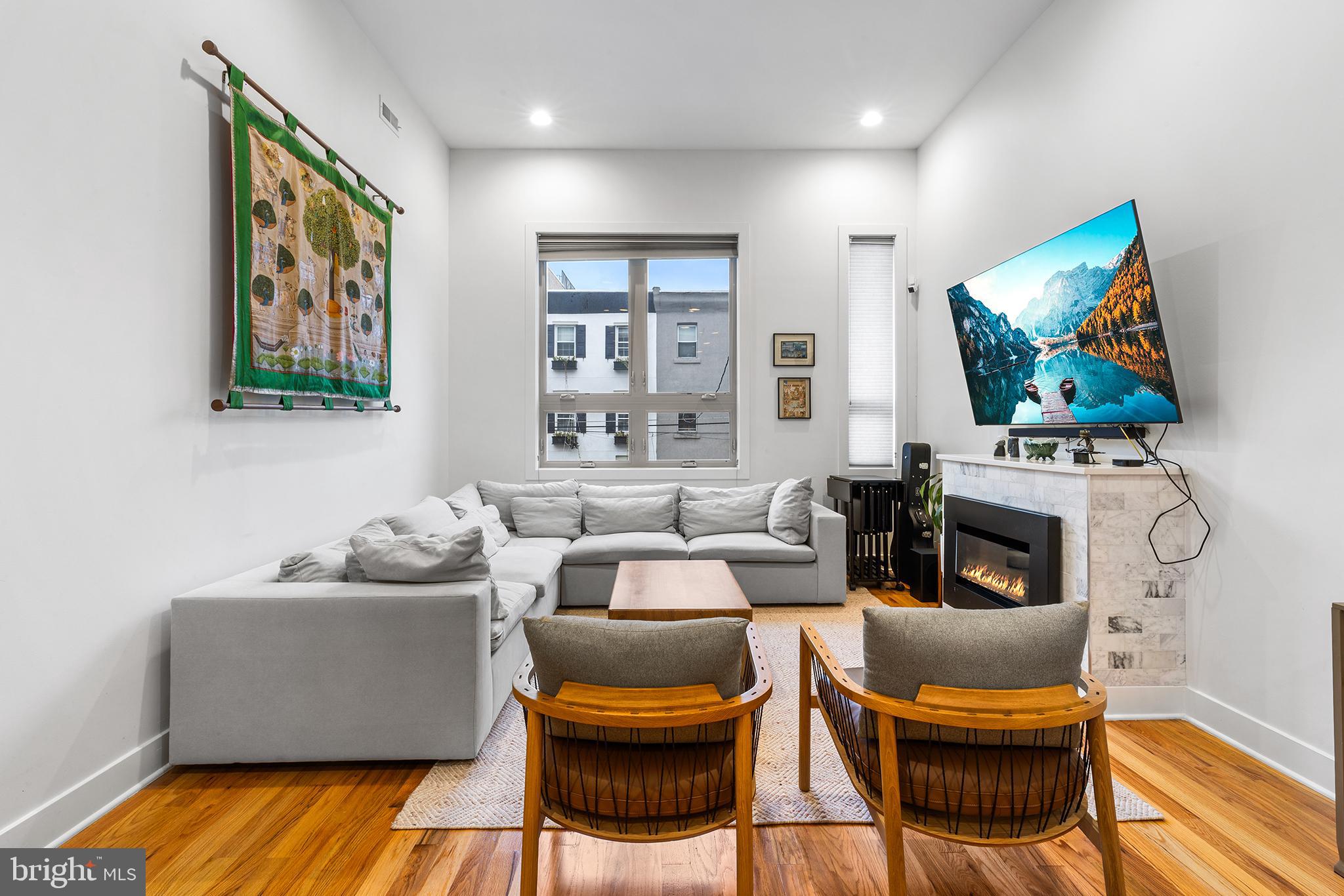 1323 Crease Street Philadelphia, PA 19125 - Photo 3 of 34