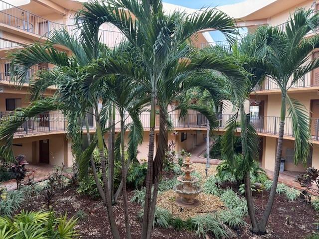 Horizons West Miami, FL 33183 - Photo 14 of 18 a view of a house with a garden
