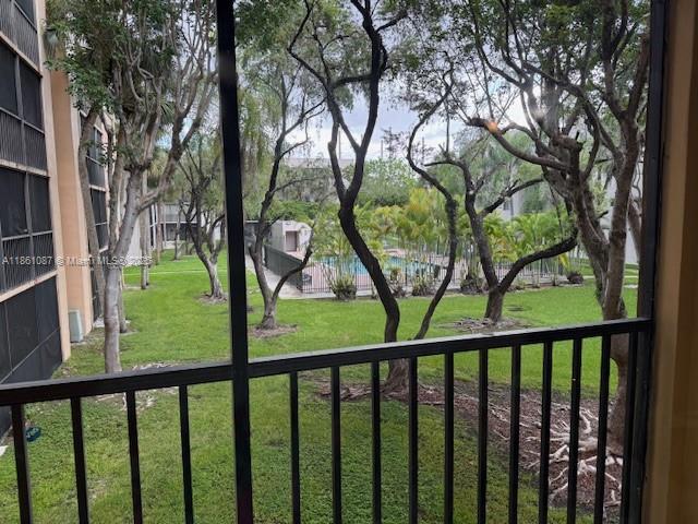 Horizons West Miami, FL 33183 - Photo 6 of 18 a view of trees and trees in a balcony
