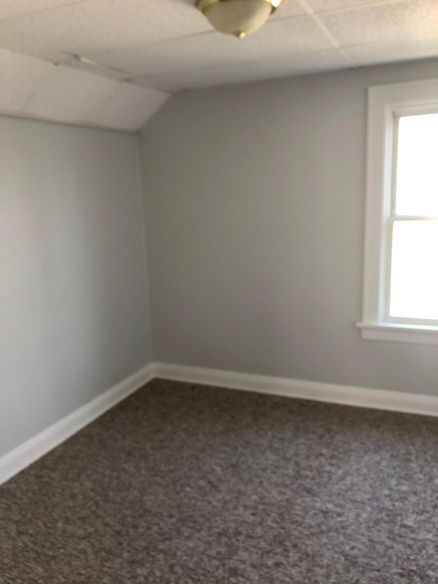 909 South 21st Street Manitowoc, WI 54220 - Photo 10 of 20 IMG_9076