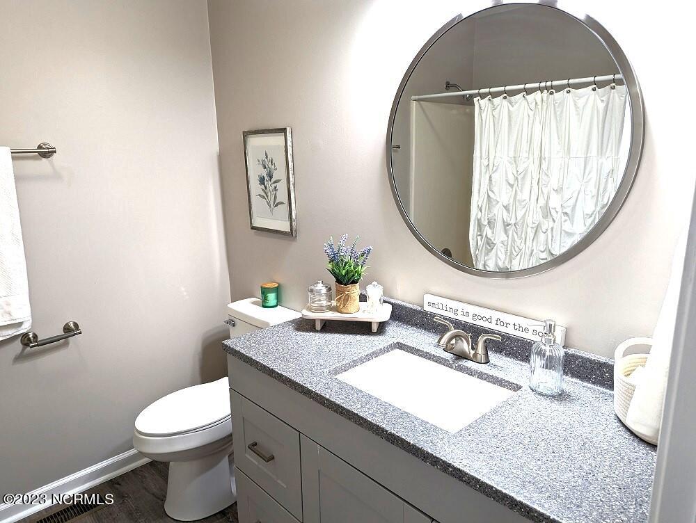 235 East Ridge Court Jacksonville, NC 28540 - Photo 12 of 20 235 E RIDGE HALL BATH1