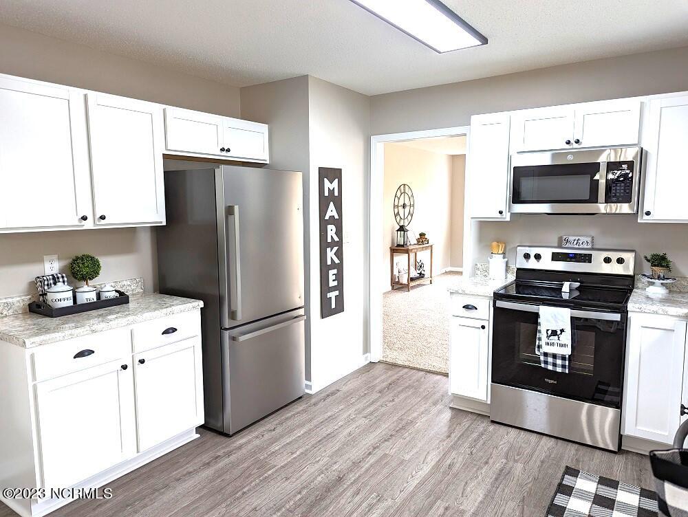 235 East Ridge Court Jacksonville, NC 28540 - Photo 7 of 20 235 E RIDGE KITCHEN2
