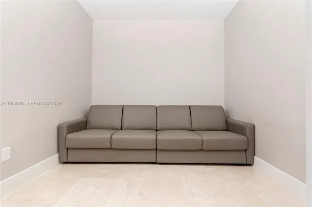 a view of livingroom with furniture