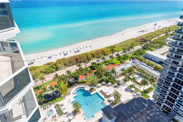 $7,800 | 4779 Collins Avenue, Unit 2204, Miami Beach, FL 33140