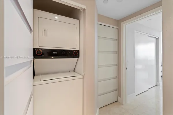 $7,800 | 4779 Collins Avenue, Unit 2204, Miami Beach, FL 33140