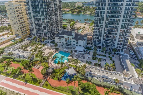 $7,800 | 4779 Collins Avenue, Unit 2204, Miami Beach, FL 33140