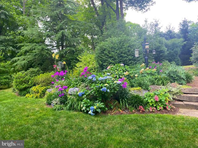 $1,685,000 | 325 South Valley Road, Paoli, PA 19301