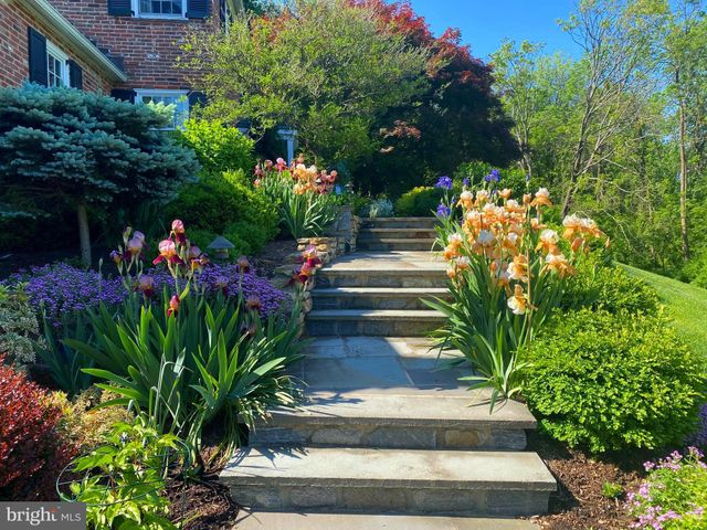 $1,685,000 | 325 South Valley Road, Paoli, PA 19301