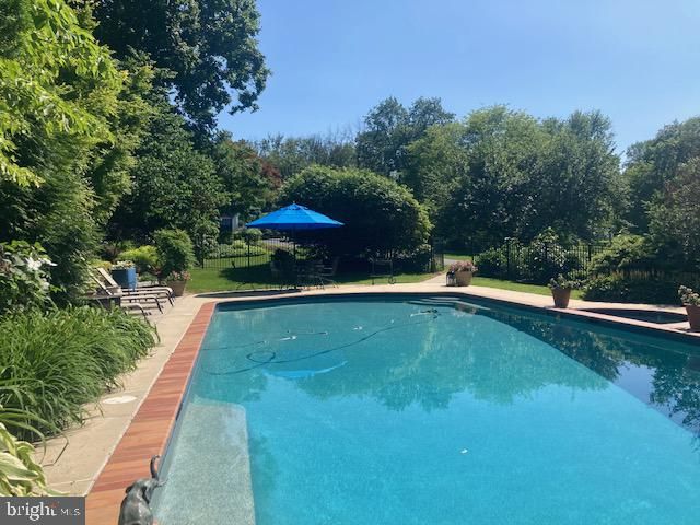 $1,685,000 | 325 South Valley Road, Paoli, PA 19301