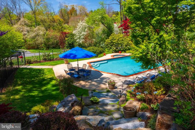 $1,685,000 | 325 South Valley Road, Paoli, PA 19301