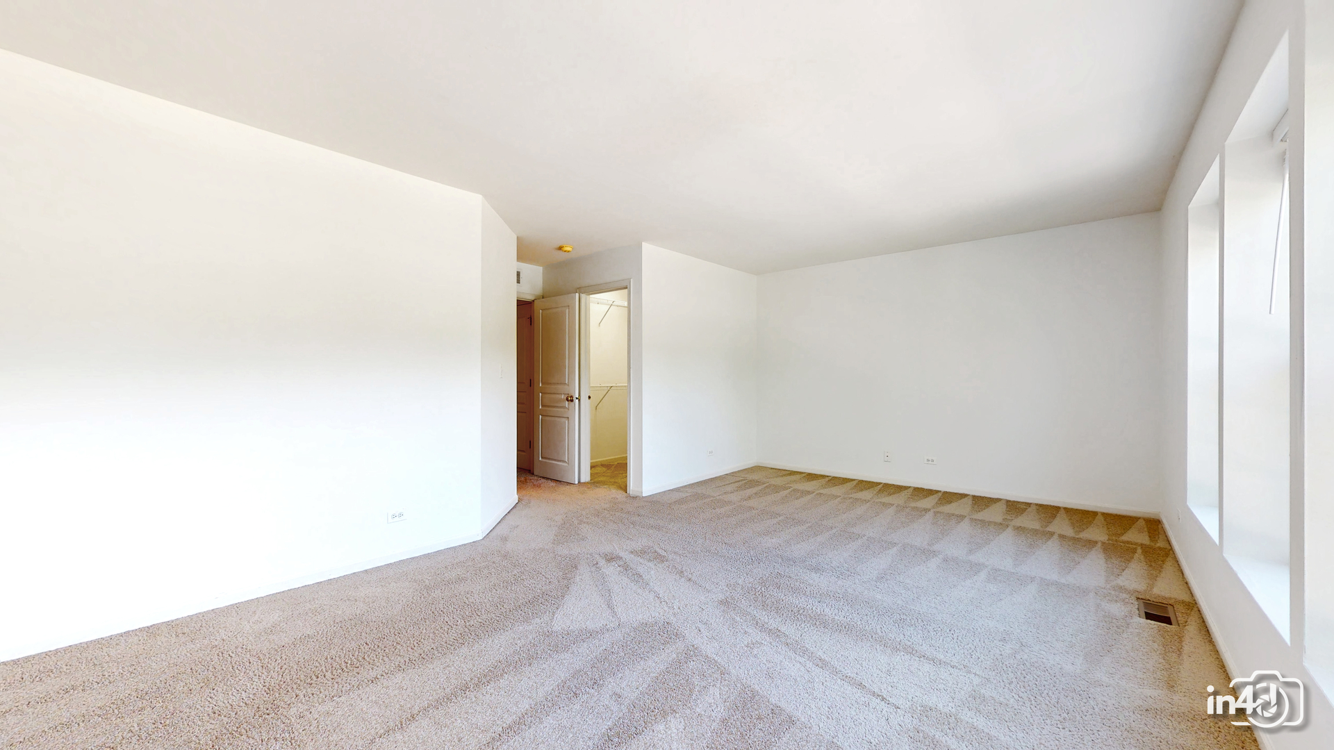 529 Metropolitan Street Aurora, IL 60502 - Photo 18 of 29 a view of empty room
