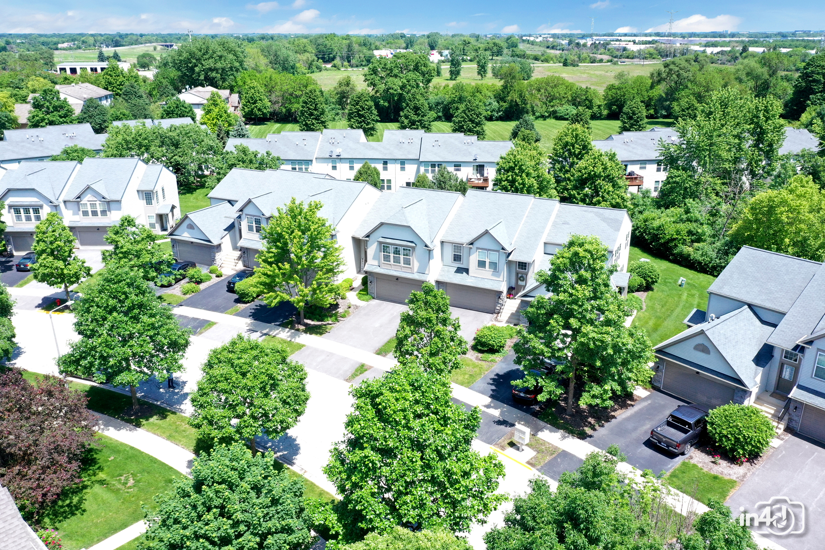 529 Metropolitan Street Aurora, IL 60502 - Photo 2 of 29 an aerial view of a house with yard