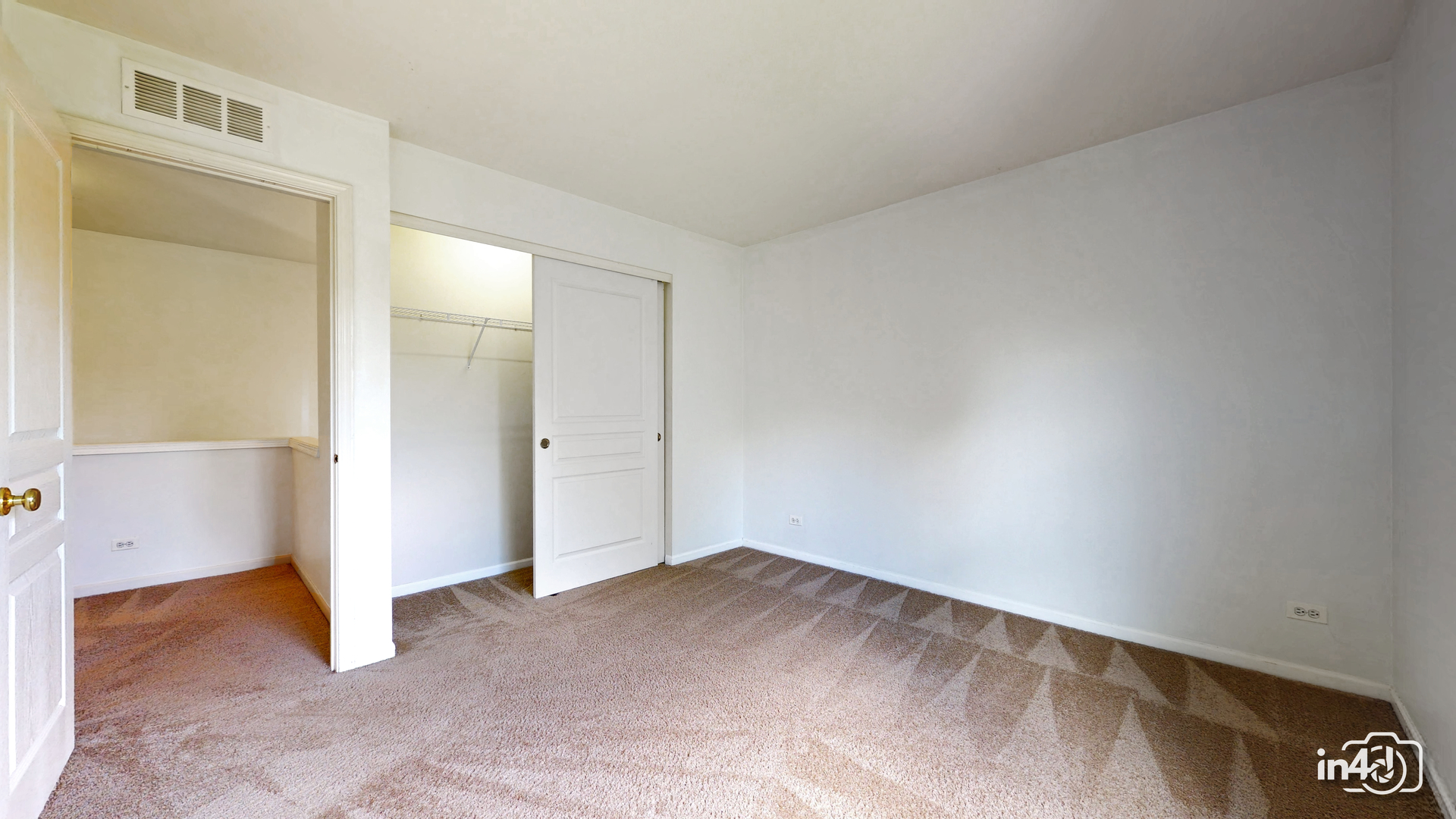 529 Metropolitan Street Aurora, IL 60502 - Photo 25 of 29 an empty room with an entrance to other room