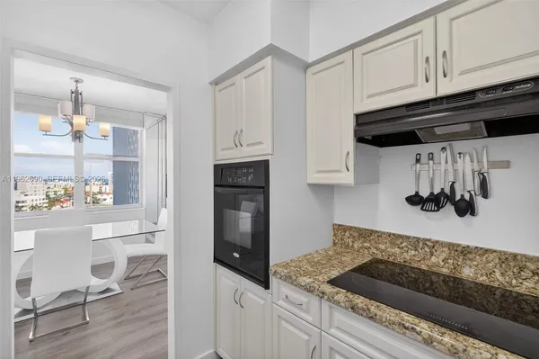 $3,500 | 7441 Wayne Avenue, Unit 8J, Miami Beach, FL 33141