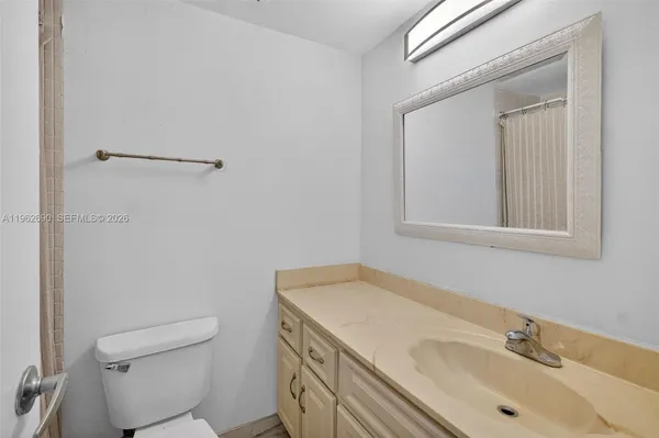 $3,500 | 7441 Wayne Avenue, Unit 8J, Miami Beach, FL 33141