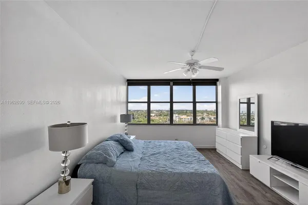 $3,500 | 7441 Wayne Avenue, Unit 8J, Miami Beach, FL 33141