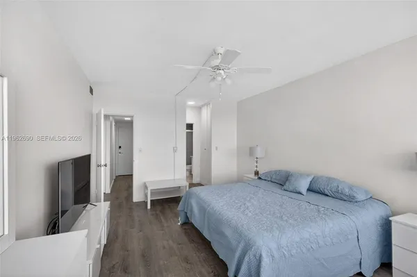 $3,500 | 7441 Wayne Avenue, Unit 8J, Miami Beach, FL 33141