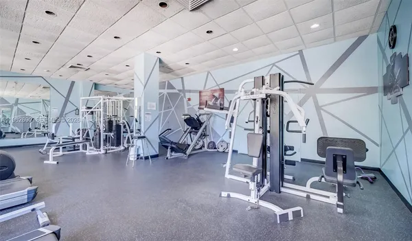 $3,500 | 7441 Wayne Avenue, Unit 8J, Miami Beach, FL 33141