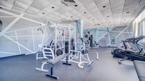 $3,500 | 7441 Wayne Avenue, Unit 8J, Miami Beach, FL 33141