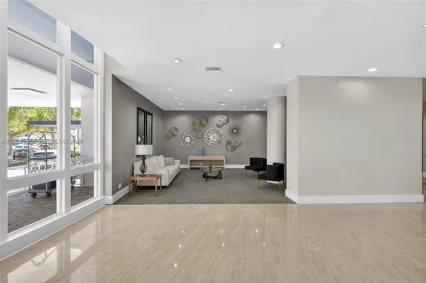 $3,500 | 7441 Wayne Avenue, Unit 8J, Miami Beach, FL 33141
