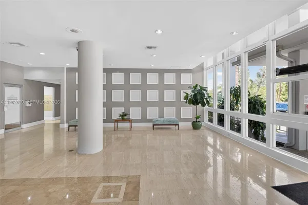 $3,500 | 7441 Wayne Avenue, Unit 8J, Miami Beach, FL 33141