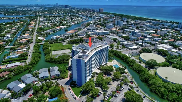 $3,500 | 7441 Wayne Avenue, Unit 8J, Miami Beach, FL 33141