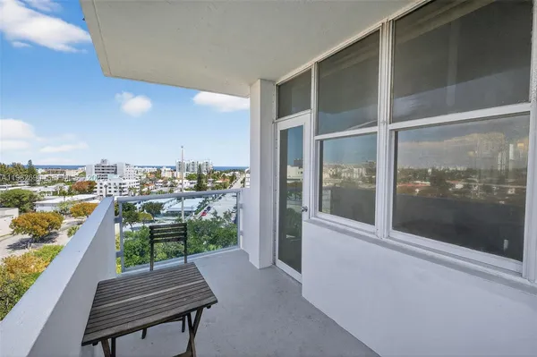 $3,500 | 7441 Wayne Avenue, Unit 8J, Miami Beach, FL 33141