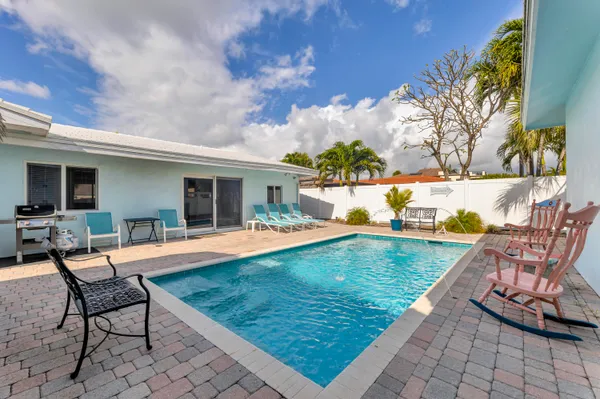 $5,700 | 348 Southeast 18th Avenue, Deerfield Beach, FL 33441